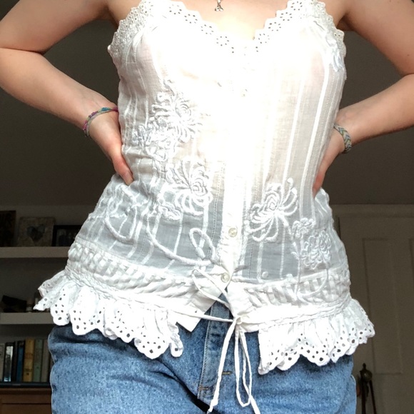 Vintage Lace Eyelet Top - Picture 4 of 4